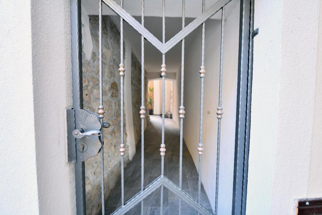 Apartment Lavanda - Suite سيني المظهر الخارجي الصورة