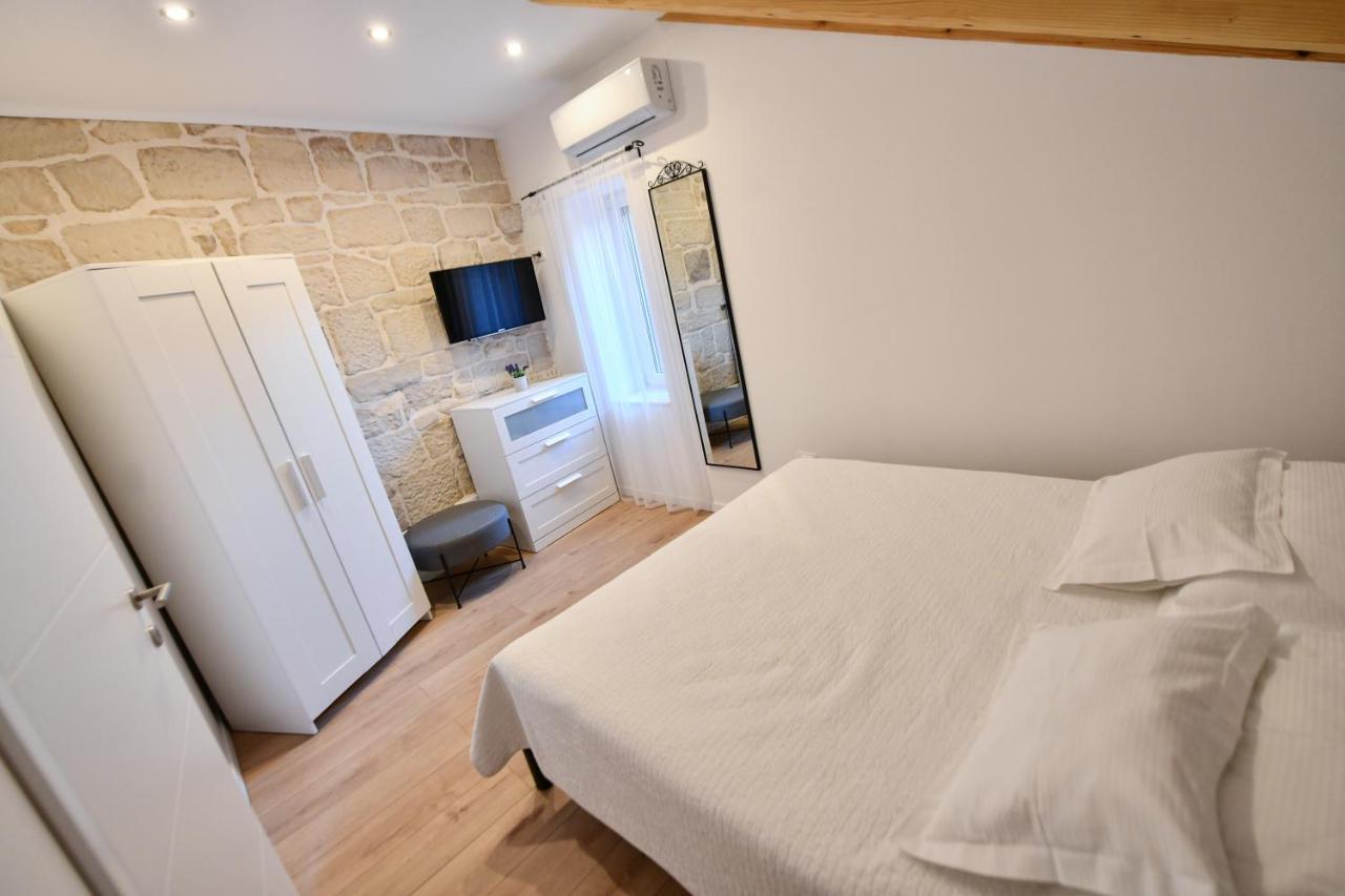Apartment Lavanda - Suite سيني المظهر الخارجي الصورة