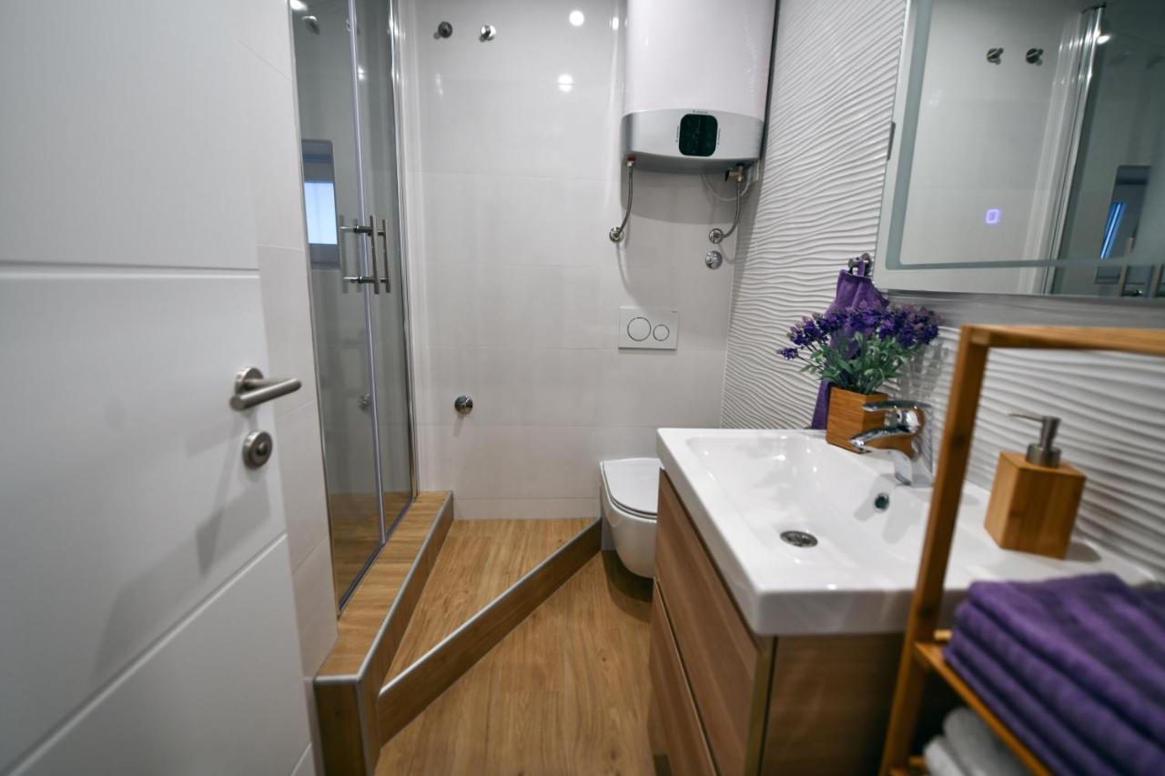 Apartment Lavanda - Suite سيني المظهر الخارجي الصورة
