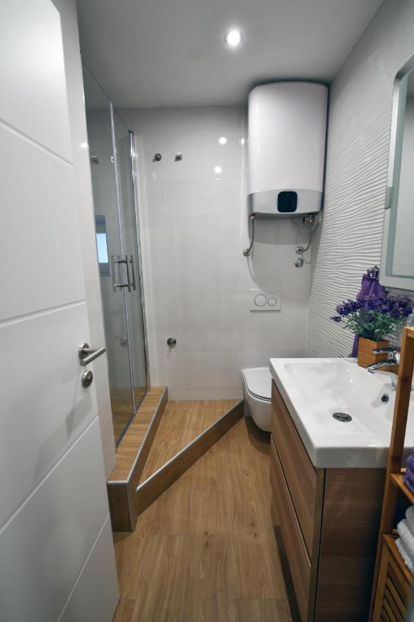 Apartment Lavanda - Suite سيني المظهر الخارجي الصورة